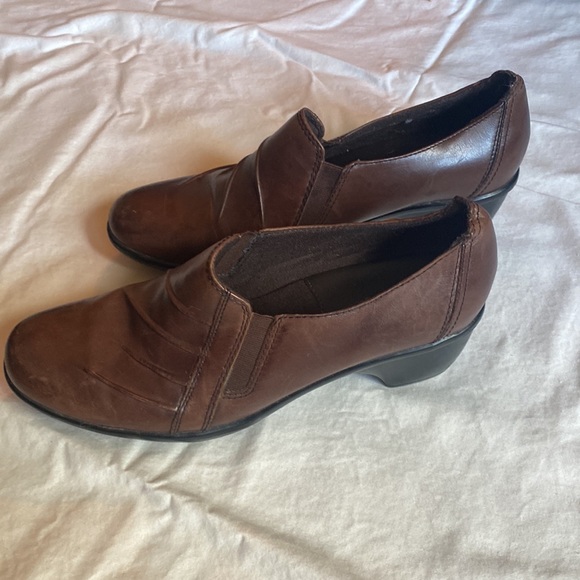 Clarks Grasp High Work Slip-On Shoes - Picture 2 of 11